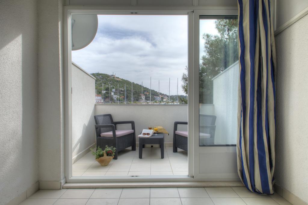 Gina Bed & Breakfast Tisno Exterior foto