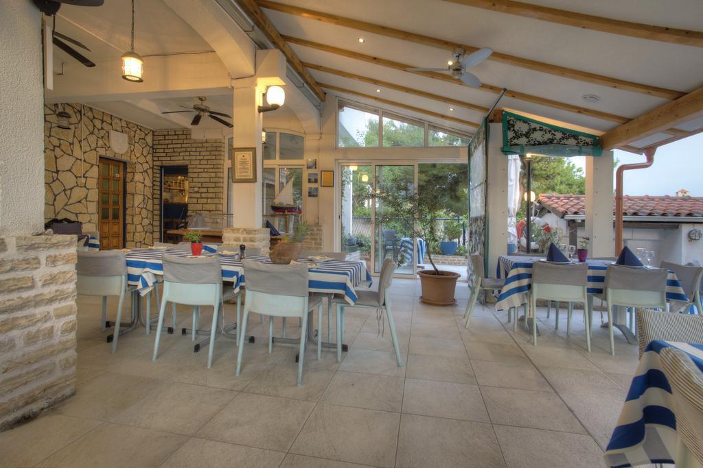 Gina Bed & Breakfast Tisno Exterior foto