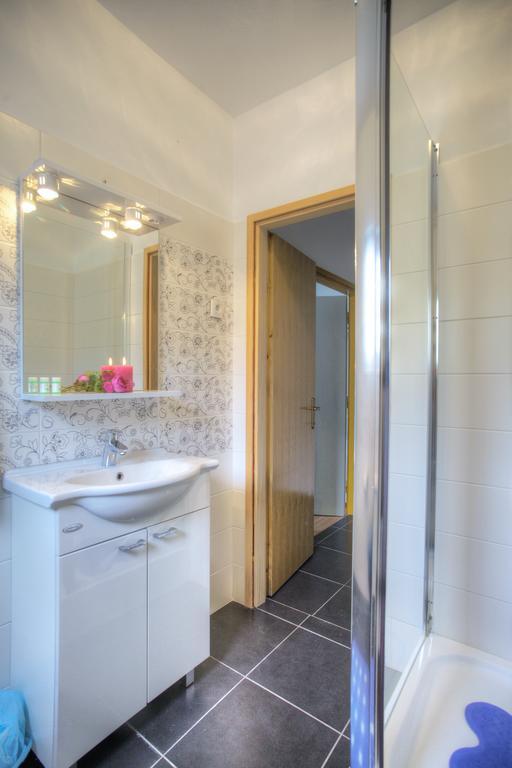 Gina Bed & Breakfast Tisno Exterior foto