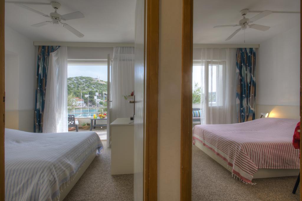 Gina Bed & Breakfast Tisno Cameră foto